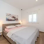 Angela Luxury Ii 扎达尔