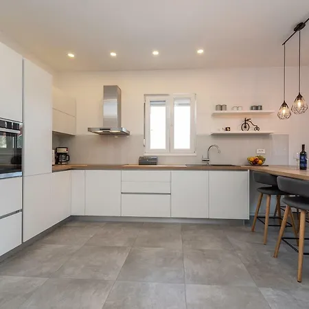 Angela Luxury Ii 아파트